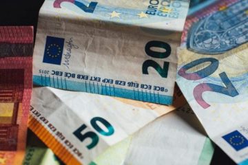 Έκτακτο επίδομα 700 ευρώ: Ποιοι το παίρνουν – Τα δικαιολογητικά