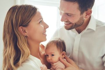 5 σημάδια που δείχνουν ότι ο σύντροφός σας θα γίνει ο τέλειος μπαμπάς