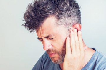 Πονοκέφαλος μαζί με πόνο στο αυτί: Πού οφείλεται