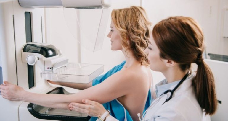 Γιατί η προληπτική μαστογραφία πρέπει να ξεκινά στα 40 και όχι στα 50